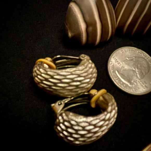 Vintage 80s Enamel, Silver, Gold plated Studs & Clip-on Set!! - Picture 3 of 8